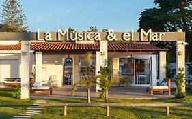 Aparthotel la Música y el Mar